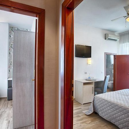 Hotel Mirabel Rimini Exterior photo