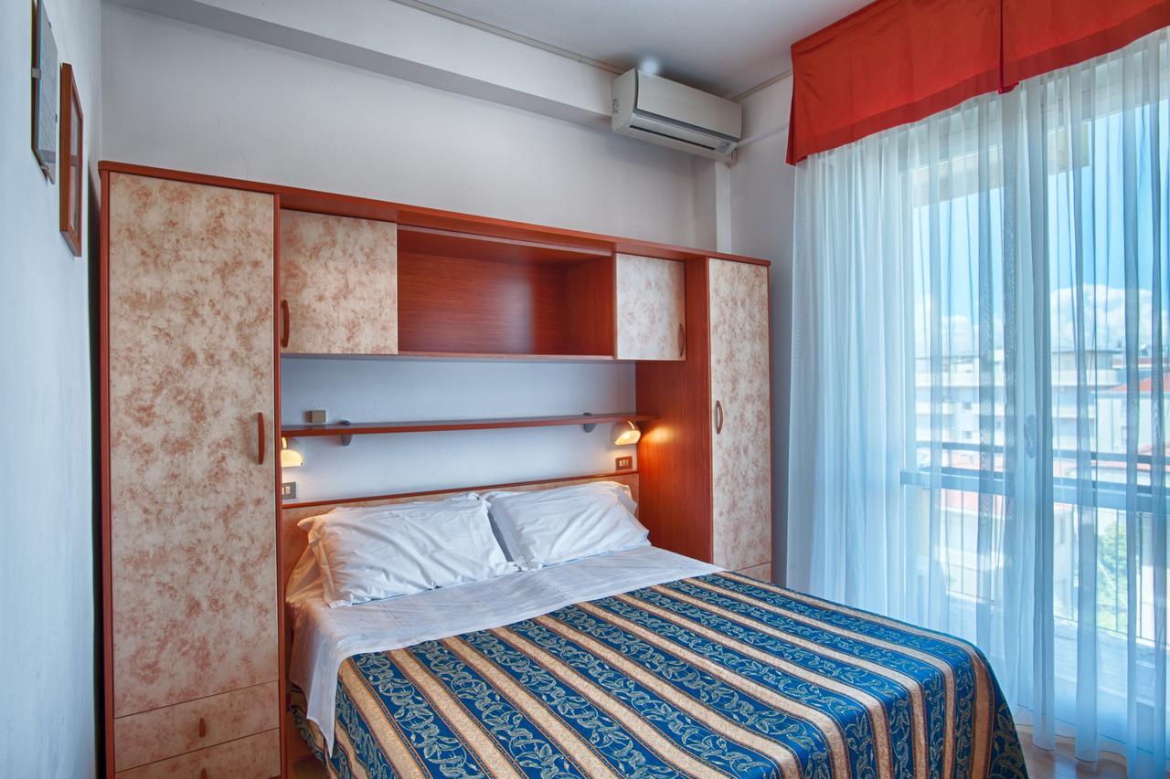 Hotel Mirabel Rimini Exterior photo