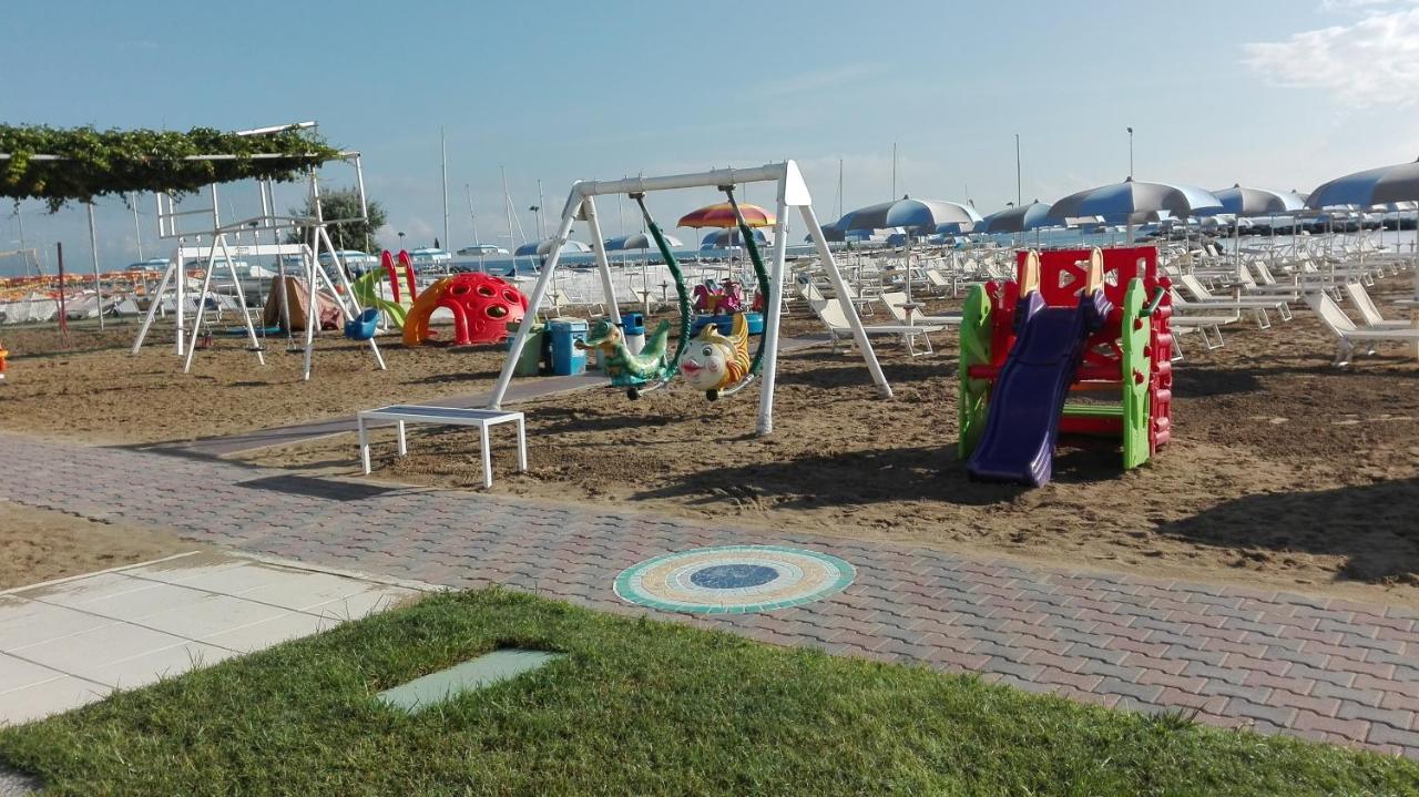 Hotel Mirabel Rimini Exterior photo